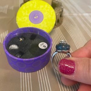 Bauble Lulu size 9 interchangeable ring. New in box.
